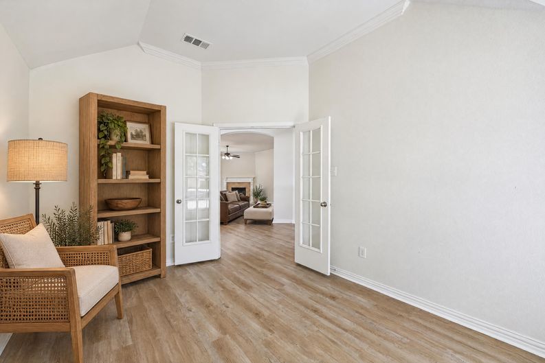 Photo 17 of 35 of 1009 Spinnaker Dr, Forney, TX