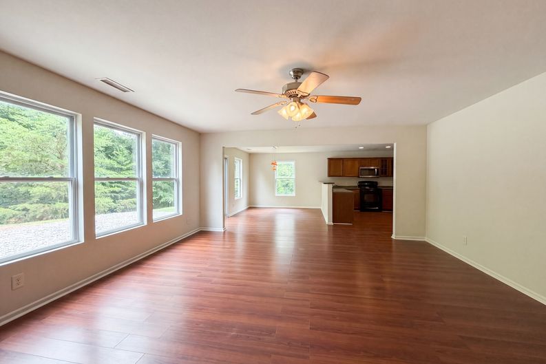 Photo 6 of 25 of 382 Kendall Dr, Winston Salem, NC
