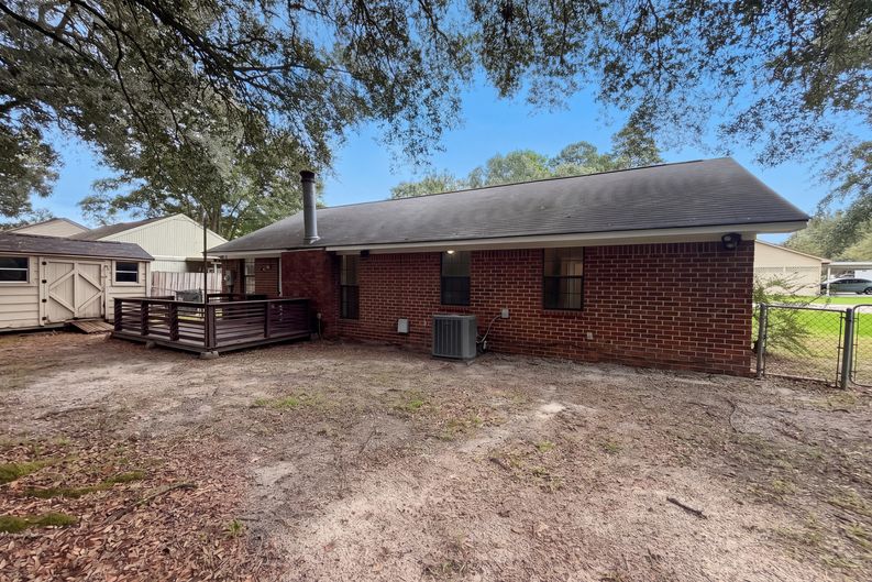 Photo 14 of 16 of 1300 Maryland Dr, Ladson, SC