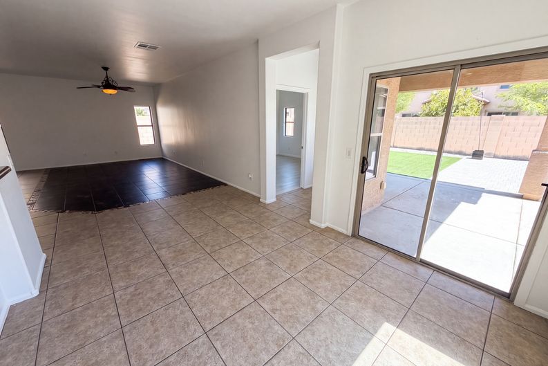 Photo 8 of 27 of 934 E Overlin Dr, Avondale, AZ