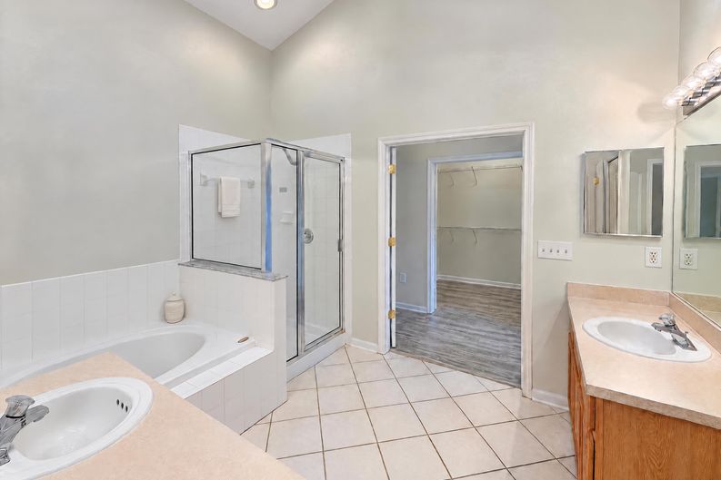 Photo 26 of 37 of 30447 Iverson Dr, Wesley Chapel, FL