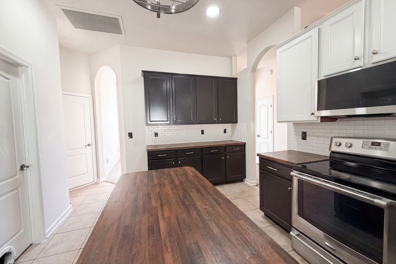 Photo 11 of 21 of 45168 Ingleham Cir, Callahan, FL