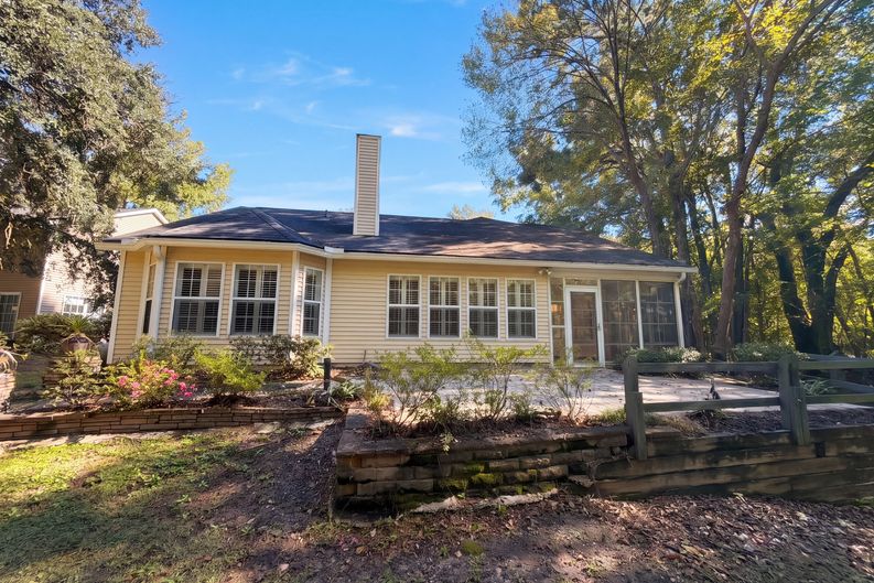 Photo 5 of 26 of 580 Pointe Of Oaks Rd, Summerville, SC