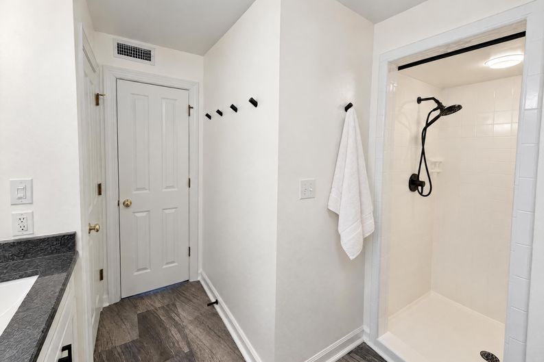 Photo 9 of 16 of 329 Glen Echo Ln, Cary, NC