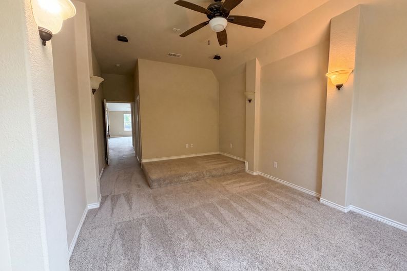 Photo 10 of 25 of 8613 Sunwood Ct, Fort Worth, TX