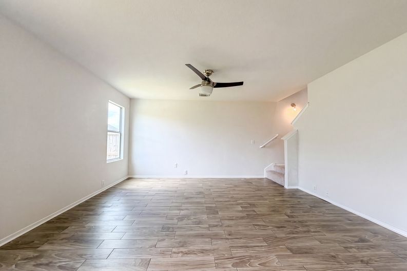 Photo 3 of 20 of 3338 Dartmouth Field Ln, Fresno, TX