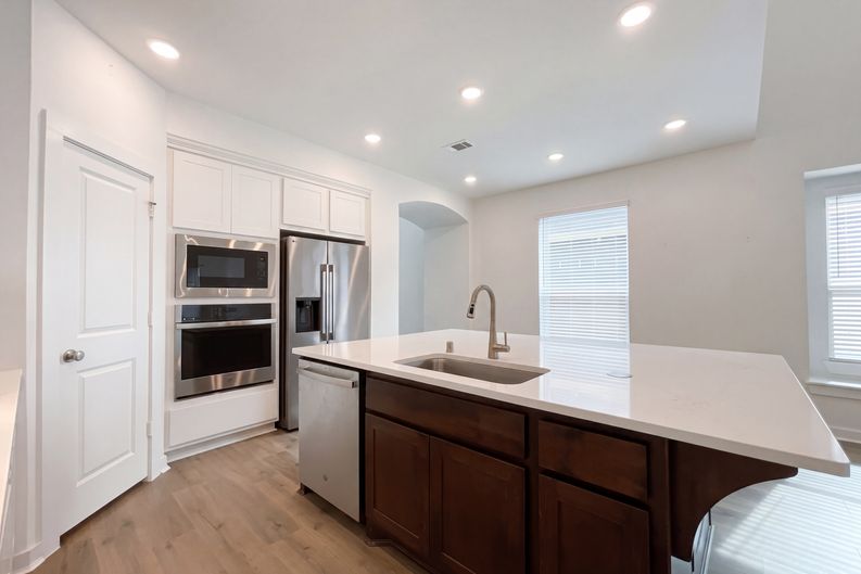 Photo 10 of 19 of 118 Neches Nook Ct, Conroe, TX