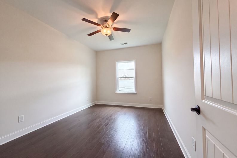 Photo 7 of 17 of 914 Meadowcrest Way, Lebanon, TN