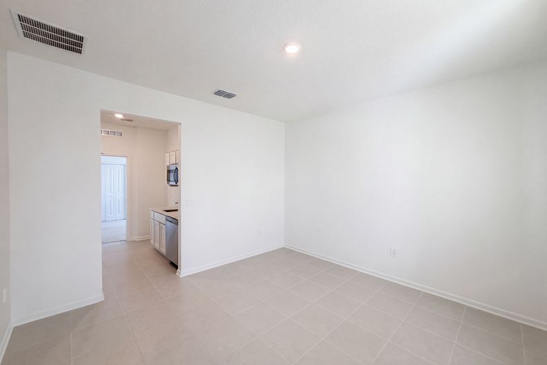 Photo 8 of 20 of 1520 Redwood Ln, Haines City, FL