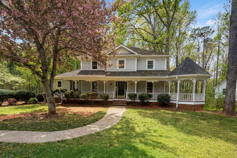 Photo 6 of 31 of 4479 Alpine Ct, Snellville, GA