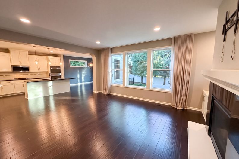 Photo 8 of 57 of 16891 E Lake Dr, Lakeville, MN