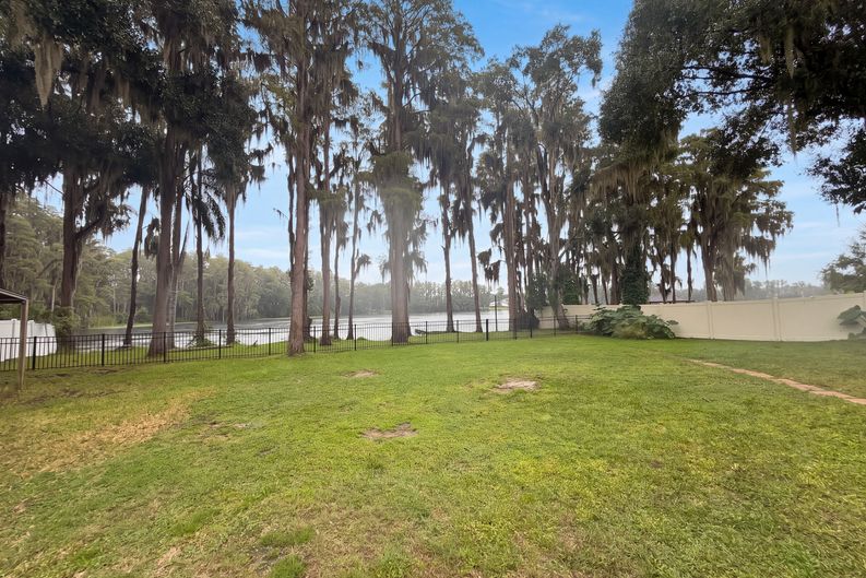 Photo 25 of 29 of 219 Willow Bend Pkwy, Lutz, FL