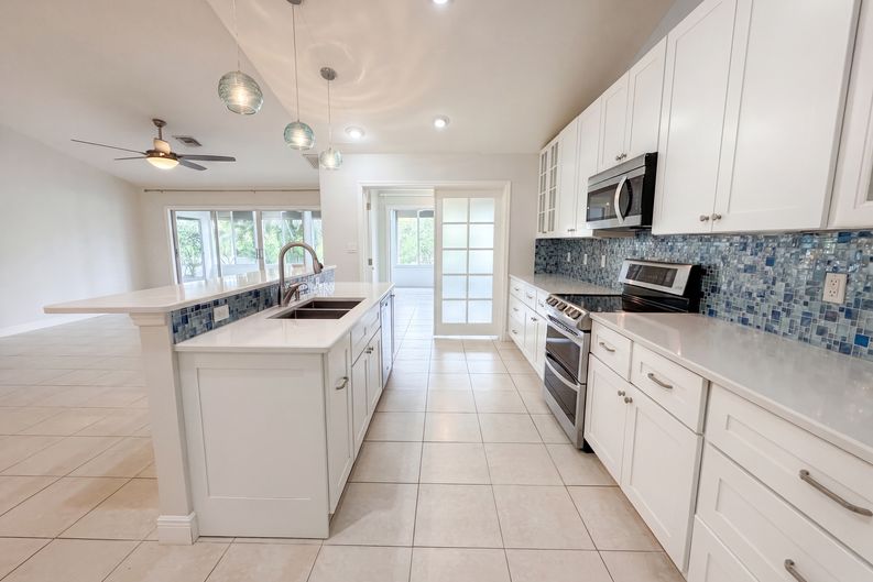 Photo 12 of 34 of 4816 61st Avenue Ter W, Bradenton, FL