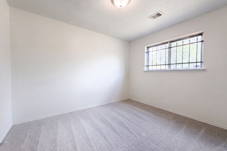 Photo 10 of 16 of 3307 Brookston St, Houston, TX