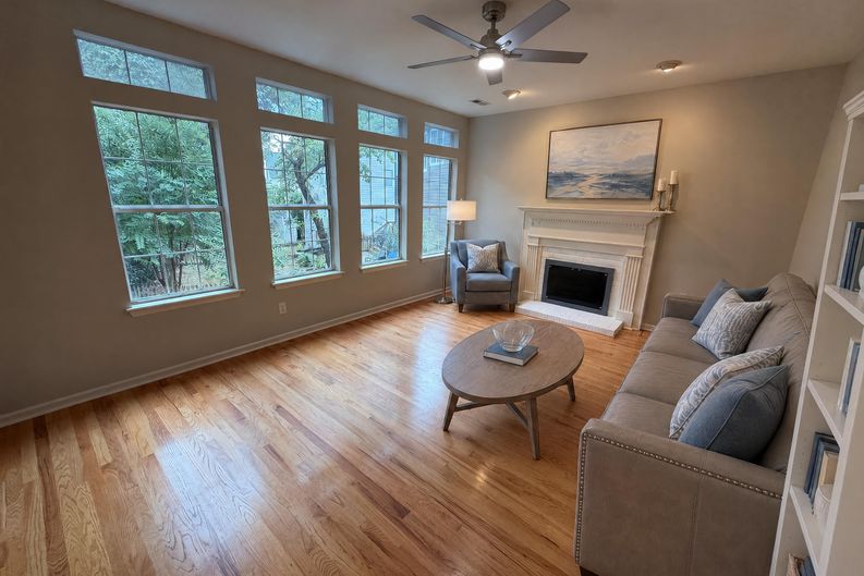 Photo 11 of 38 of 6306 Oxwynn Ln, Charlotte, NC
