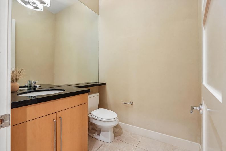 Photo 17 of 49 of 4986 S Fillmore Ct, Englewood, CO