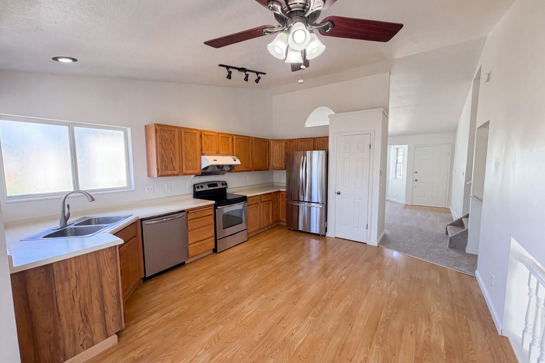 Photo 6 of 24 of 532 W 860 S, Tremonton, UT