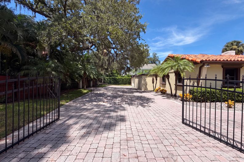 Photo 19 of 26 of 1515 S West Shore Blvd, Tampa, FL