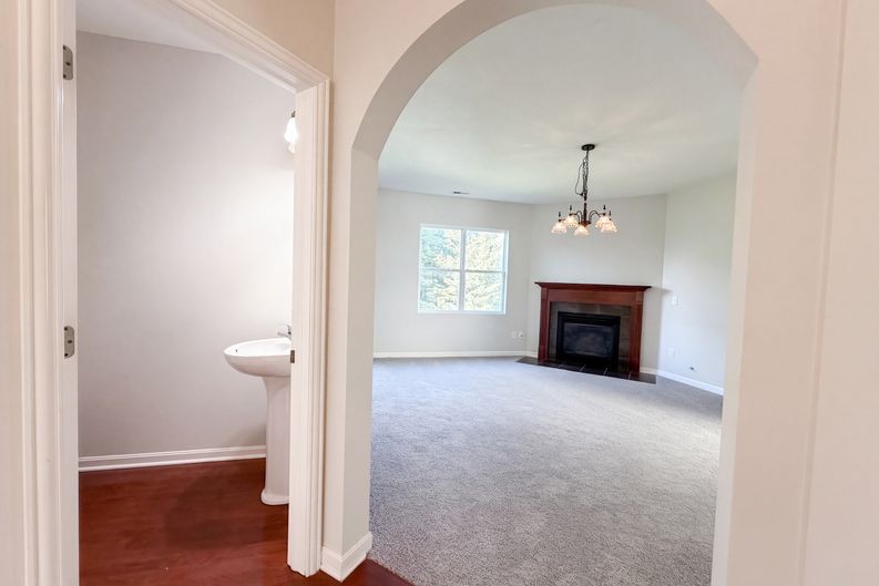 Photo 13 of 39 of 4058 Leontria Ave, Columbus, OH