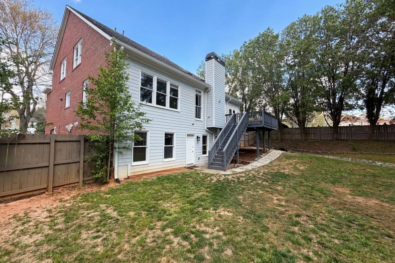Photo 17 of 44 of 4000 Amberley Ln, Marietta, GA