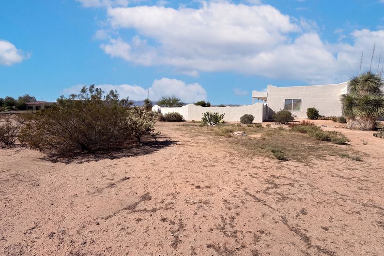 Photo 53 of 66 of 51340 W Iver Rd, Aguila, AZ