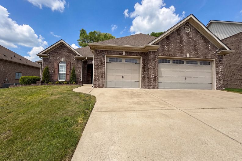 Photo 23 of 27 of 7009 Whisperwood Ave, Spring Hill, TN