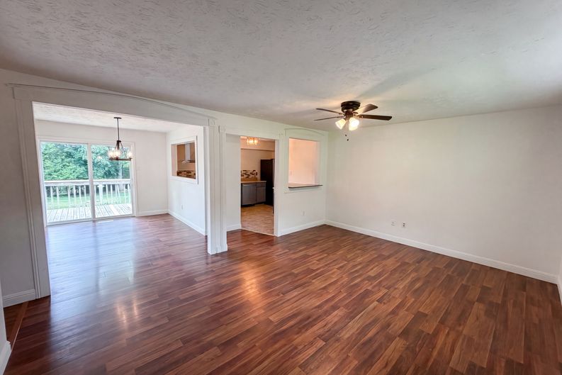 Photo 7 of 30 of 8505 Troutman Ln, Knoxville, TN