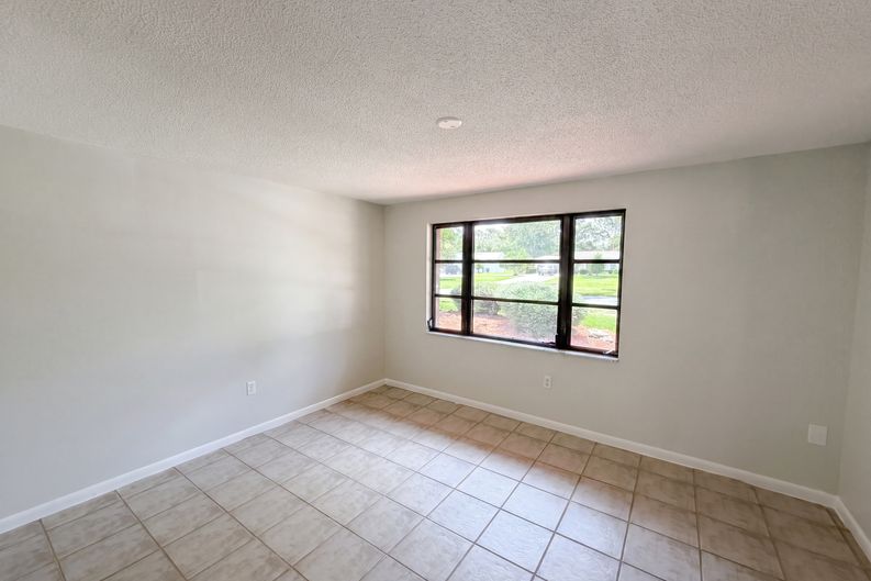 Photo 11 of 24 of 8 Bumelia Ct, Homosassa, FL