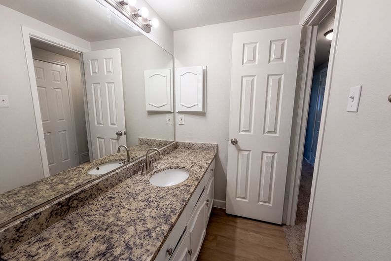 Photo 10 of 20 of 3969 Lost Creek Dr, Dallas, TX
