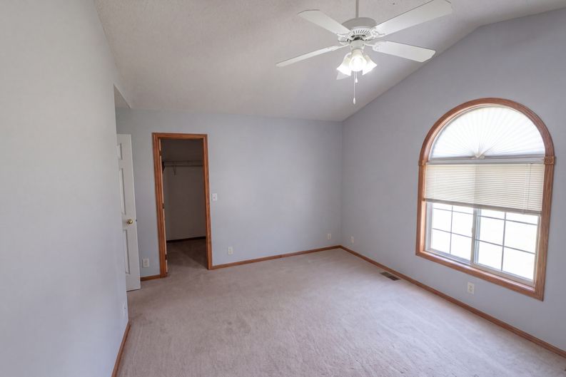 Photo 15 of 41 of 6505 E 44th St N, Bel Aire, KS