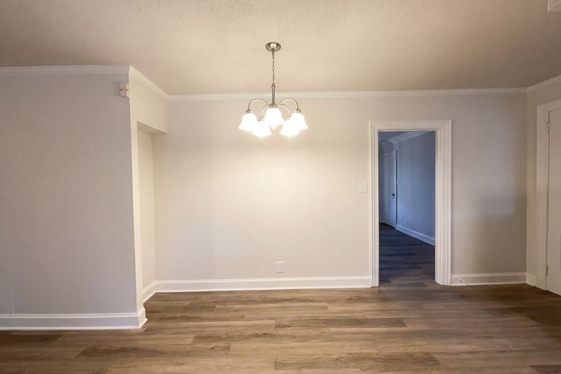 Photo 14 of 21 of 207 Gleneagles Rd E, Statesville, NC