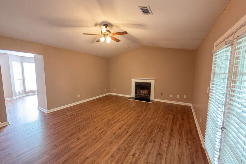Photo 6 of 19 of 7020 Greenbower Ln, Atlanta, GA