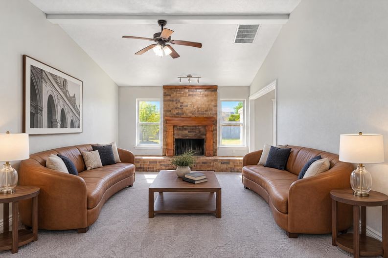 Photo 3 of 33 of 2120 Lazy Brook Trl, Edmond, OK