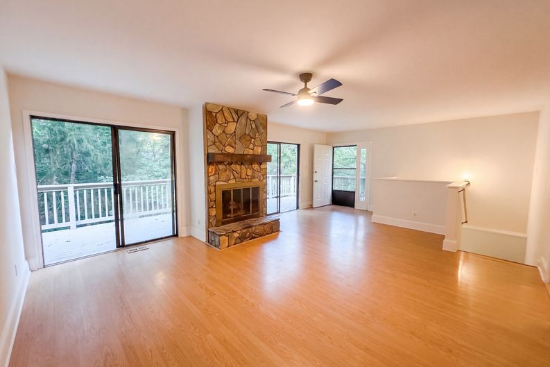 Photo 23 of 27 of 4043 Windward Dr, Tega Cay, SC