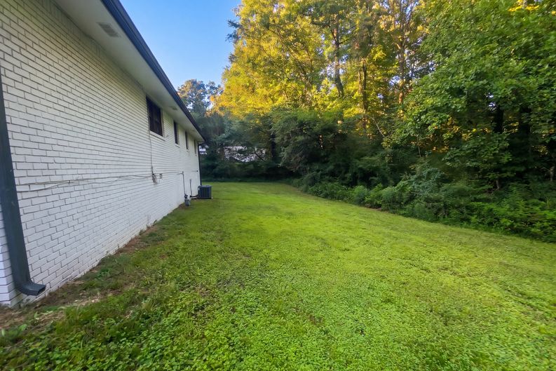 Photo 19 of 33 of 6489 N Sweetwater Rd, Lithia Springs, GA