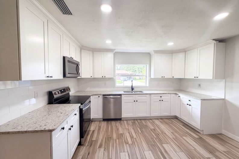 Photo 7 of 20 of 789 Little Pine Dr, South Daytona, FL