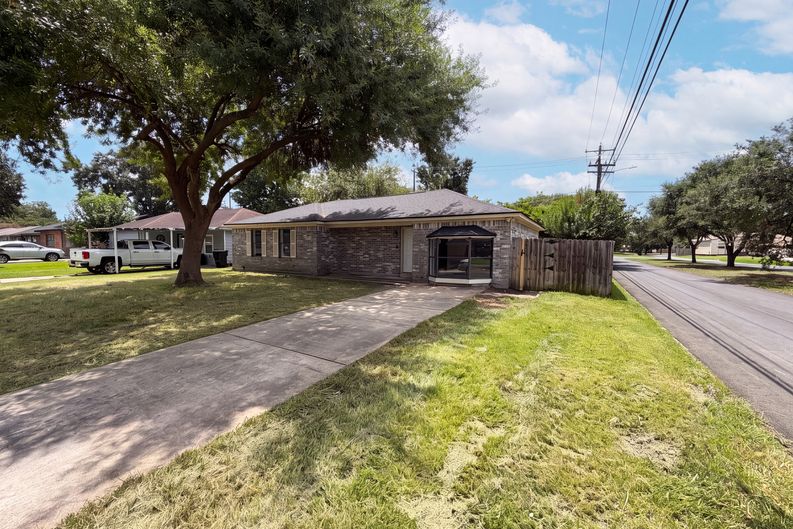 Photo 19 of 20 of 10502 Bessemer St, Houston, TX