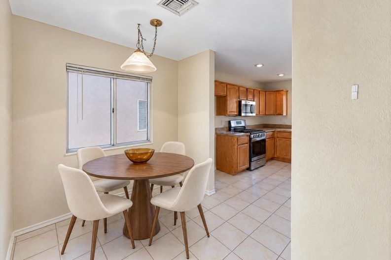 Photo 7 of 17 of 2517 Palmridge Dr, Las Vegas, NV
