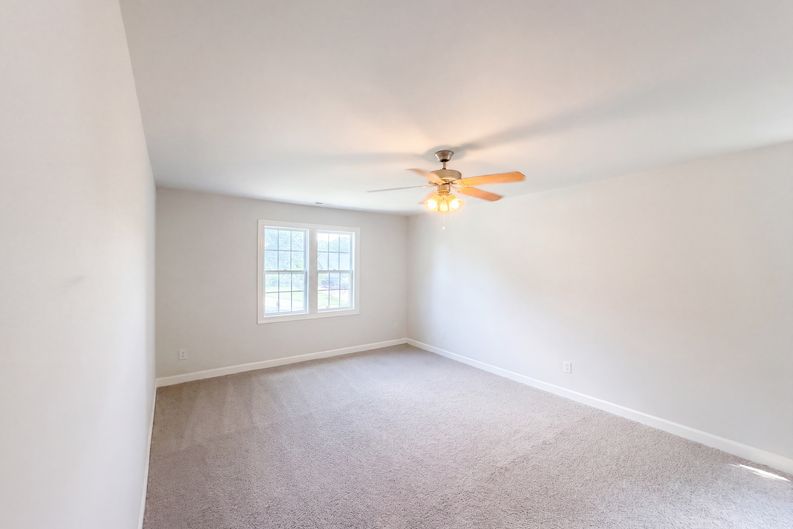 Photo 7 of 17 of 128 Saint Johns St, Knightdale, NC