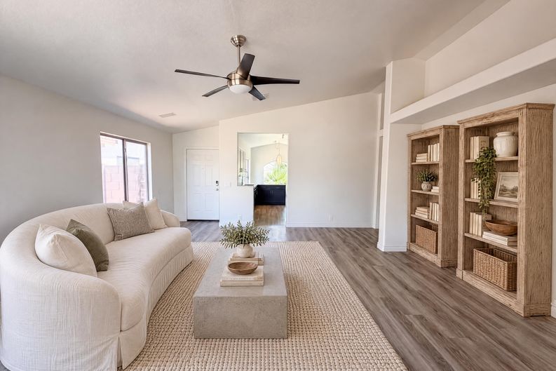 Photo 6 of 32 of 3428 W Via Del Sol Dr, Phoenix, AZ