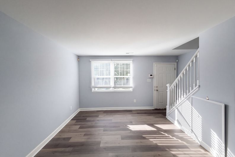 Photo 8 of 20 of 6940 Hawthorne St, Hyattsville, MD
