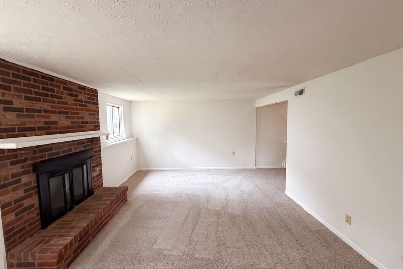 Photo 8 of 31 of 3920 Cedric Ln, Dublin, OH