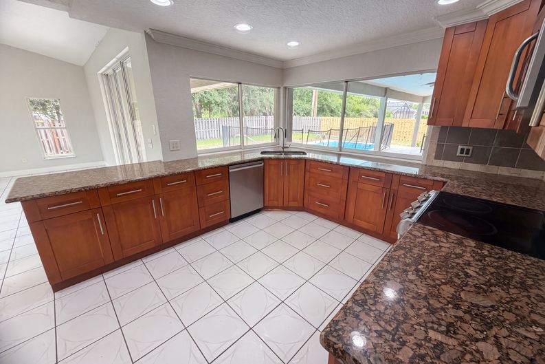 Photo 12 of 29 of 711 SE Celtic Ave, Port Saint Lucie, FL