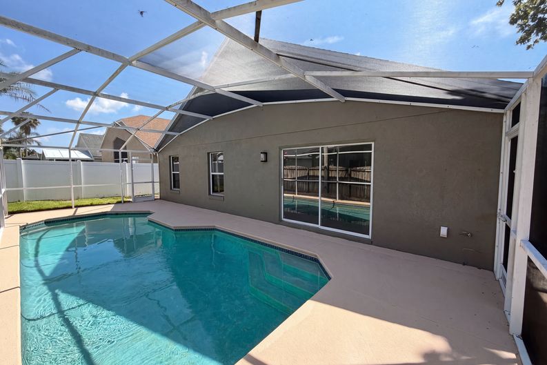 Photo 30 of 34 of 701 Magnolia Creek Cir, Orlando, FL
