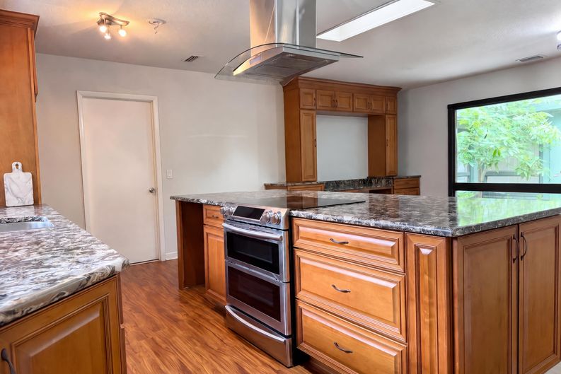 Photo 7 of 25 of 2623 Lynnhaven Ter, Jacksonville, FL