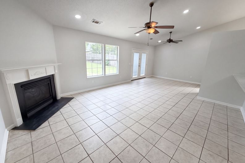 Photo 15 of 50 of 305 Pebble Creek Ct, West Columbia, SC