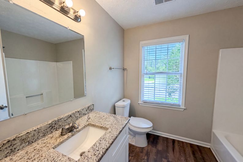 Photo 10 of 23 of 4078 Tara Ct, Loganville, GA