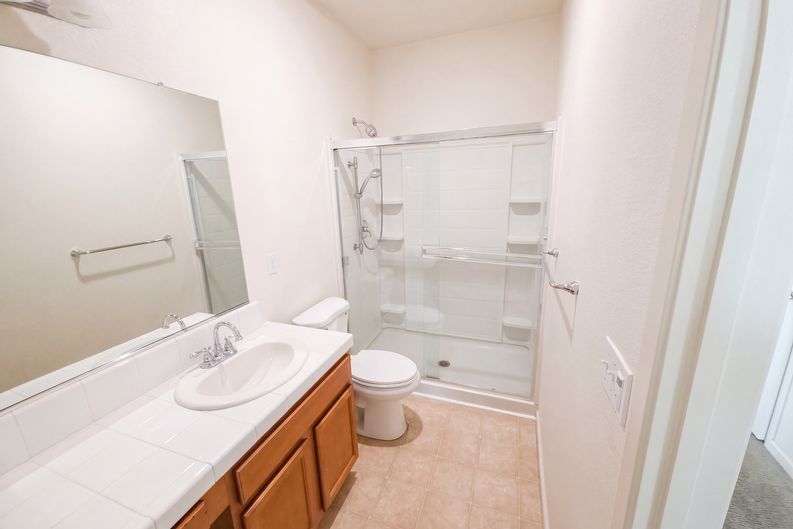 Photo 11 of 24 of 5578 E Eugenia Ave, Fresno, CA