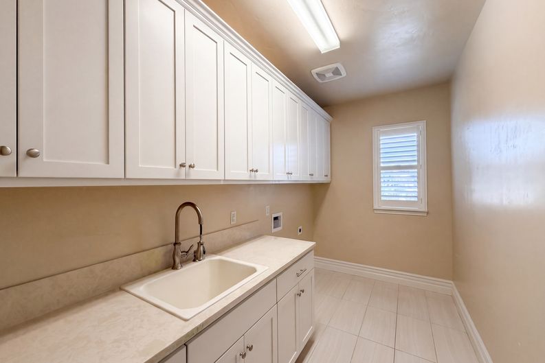 Photo 34 of 36 of 5601 Lakepointe Dr, Rocklin, CA