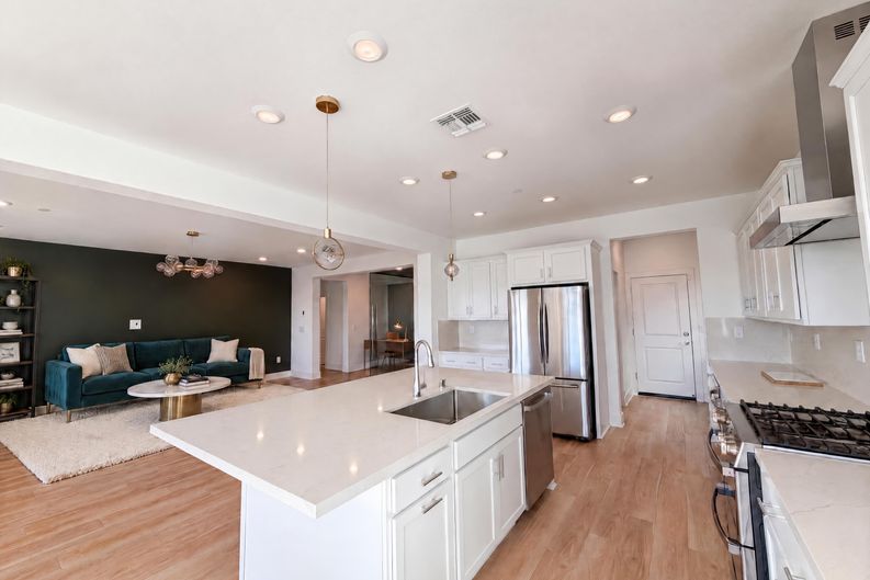 Photo 10 of 28 of 2743 Irish Meadow Way, Lathrop, CA
